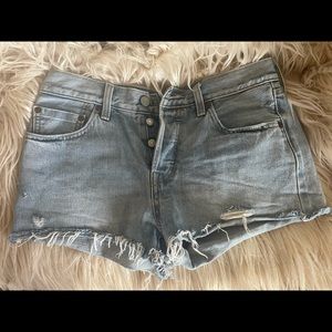 27 Levi’s 501 Jean shorts